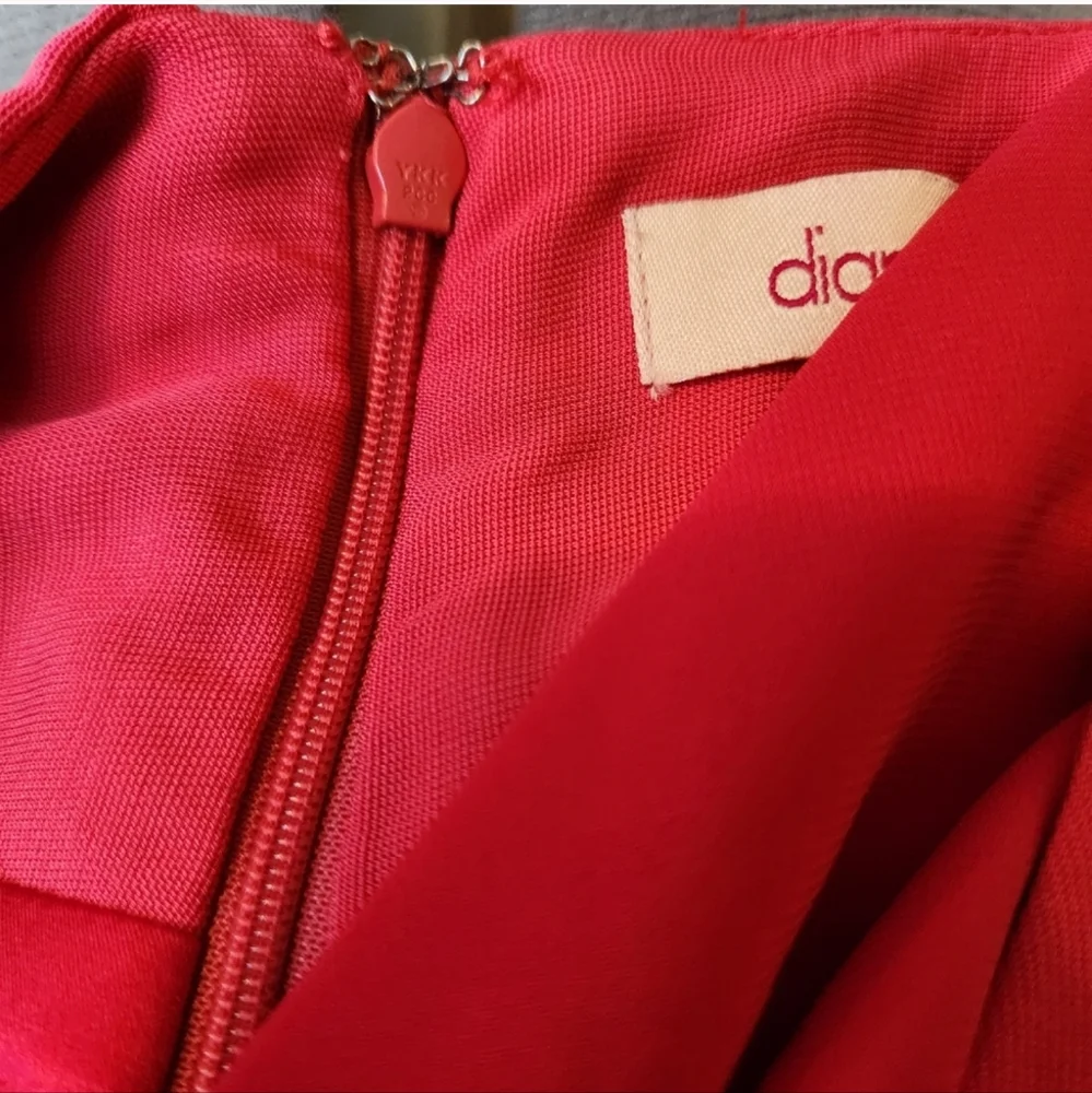 PENDING SALE woman size 10 crimson red fitted midi dress - Picture 10 of 14